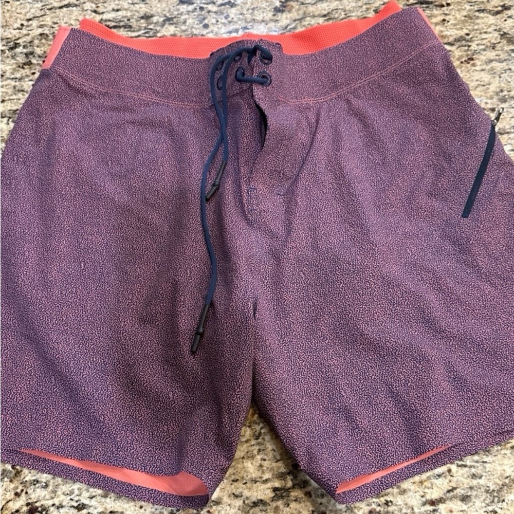 EUC Men's Lululemon Swim trunks (36) navy and coral
